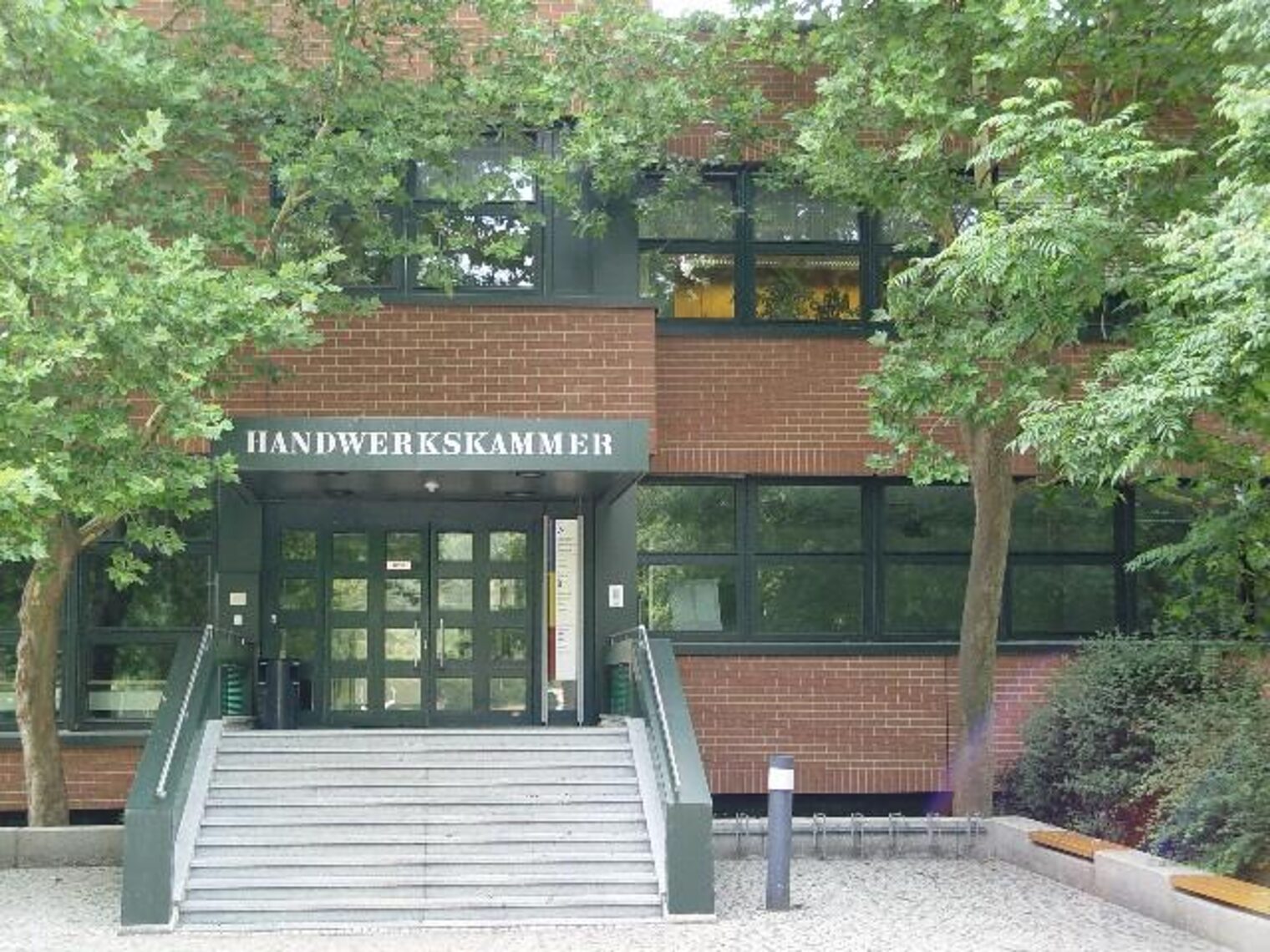 Willkommen im Berufsbildungs- und Technologiezentrum Landshut. Willkommen im Berufsbildungs- und Technologiezentrum Landshut.