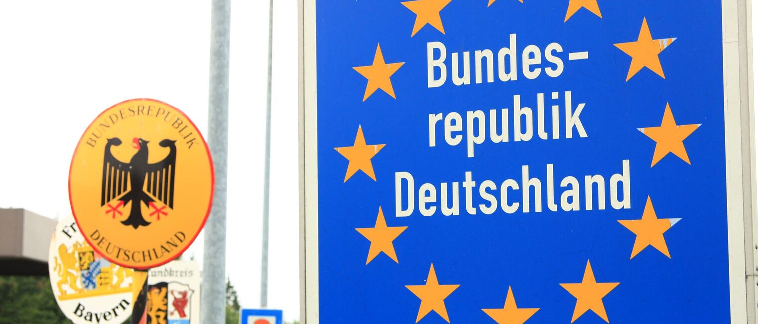Grenzenlos erfolgreich: Die Handwerkskammer Niederbayern-Oberpfalz startet eines von vier bundesweiten Fachkräftezentren mit dem Schwerpunkt grenzüberschreitendes Arbeiten. Grenzenlos erfolgreich: Die Handwerkskammer Niederbayern-Oberpfalz startet eines von vier bundesweiten Fachkräftezentren mit dem Schwerpunkt grenzüberschreitendes Arbeiten.