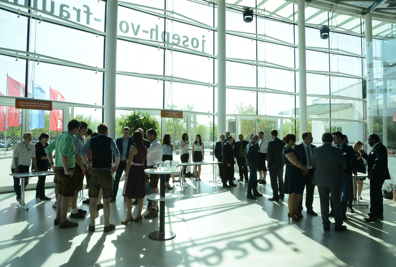 Rund um die Halle (1)