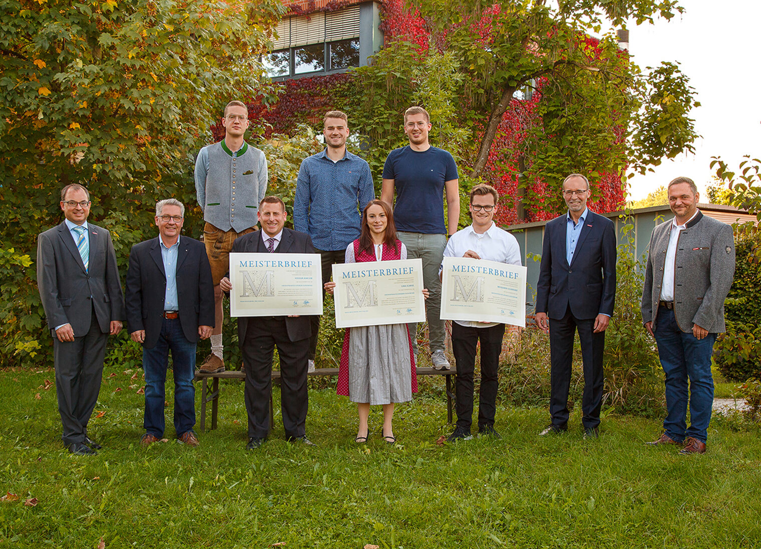 Gruppenfoto der Orthopädietechniker bei der Meisterbriefübergabe. Gruppenfoto der Orthopädietechniker bei der Meisterbriefübergabe in Landshut.