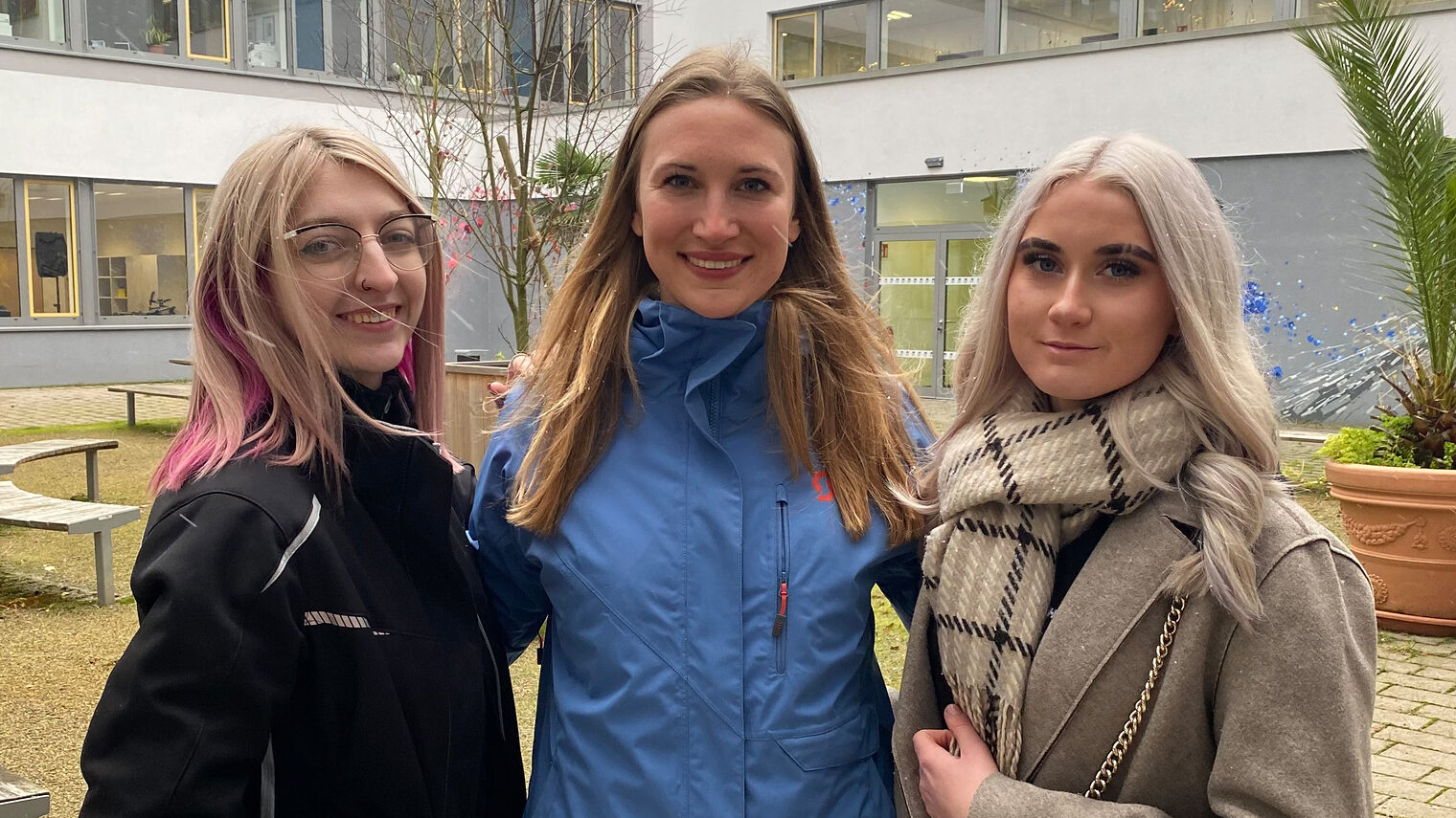 Das BR-Drehteam begleitete Talentscoutin Anita Gmeiner (mi.) sowie die beiden Role Models Milena Krassler (re.) und Kassandra Prediger. 