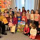 Die Kinder in Berg durften bei einer Zimmerei eigene Vogelhäuschen gestalten, wie HWK-Vizepräsident Gerhard Ulm beim Brezen-Frühstück erfahren hat. 