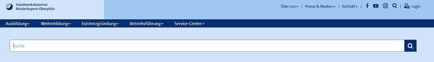 Das Bild zeigt die Kopfzeile der Startseite der Handwerkskammer Niederbayern-Oberpfalz mit aufgeklapptem Suchfenster und Lupensymbol.