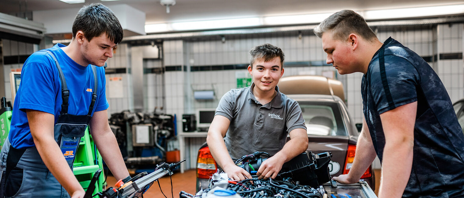 Trotz gedrückter konjunkturellen Gesamtstimmungslage können sich Betriebe im Kraftfahrzeuggewerbe aktuell über ein Auftragsplus freuen. Trotz gedrückter konjunkturellen Gesamtstimmungslage können sich Betriebe im Kraftfahrzeuggewerbe aktuell über ein Auftragsplus freuen.
