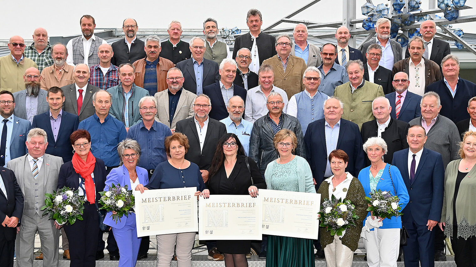 In Neustadt an der Waldnaab ehrte die Handwerkskammer ihre "Goldenen" Meisterinnen und Meister.