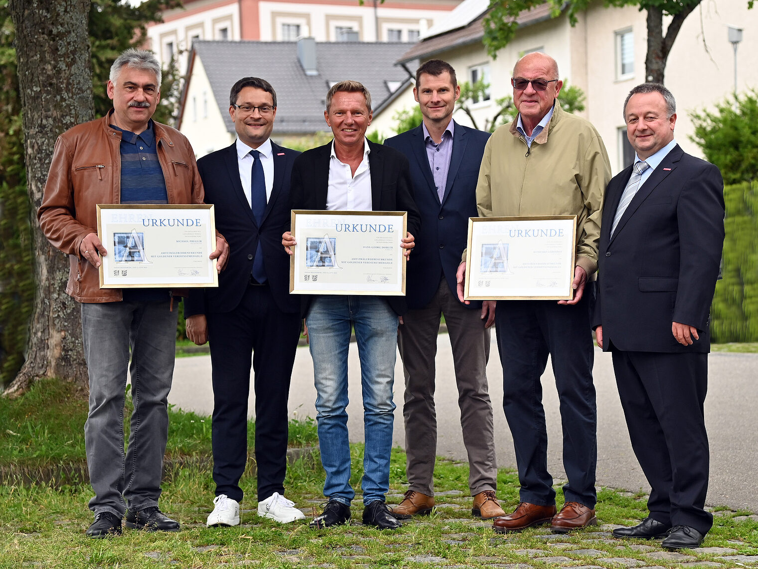Für jahrzehntelangen Einsatz für das Handwerk ausgezeichnet.