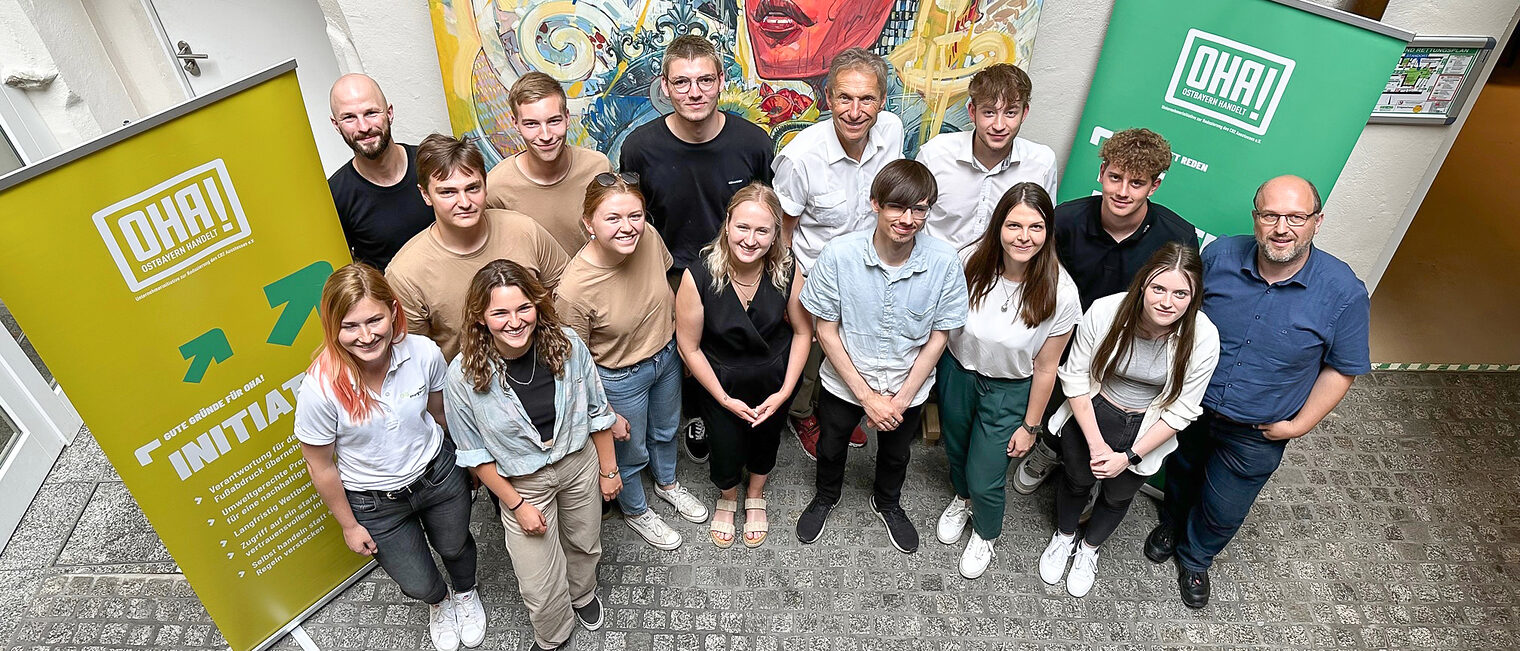 Azubis und ihre Betreuer beim Projekt.