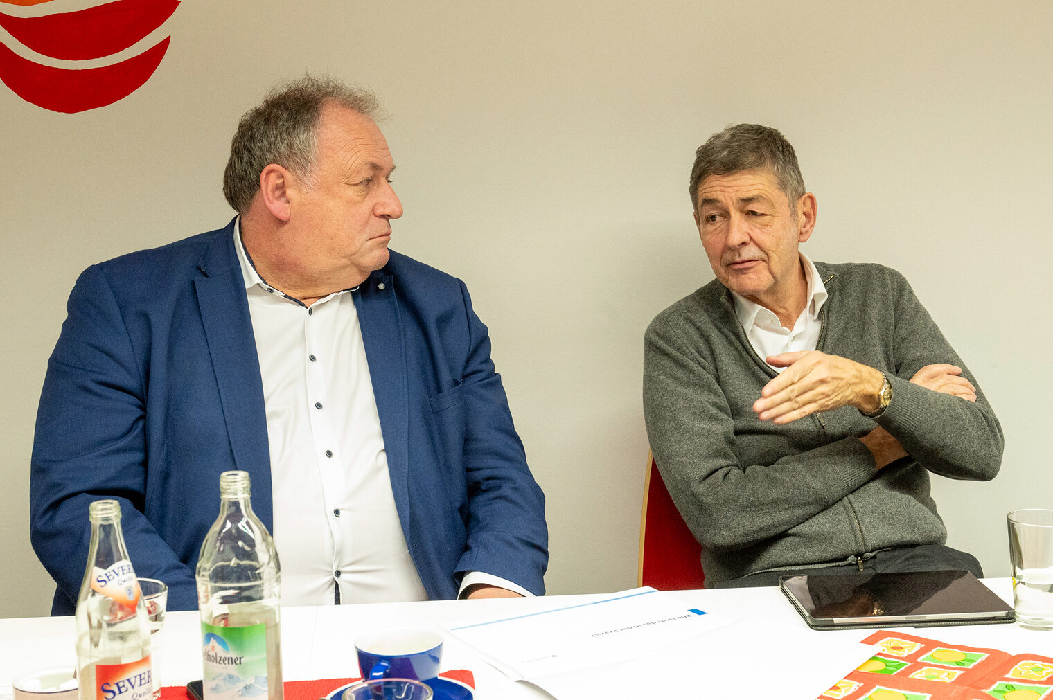 Der Bürokratieabbaubeauftragte Walter Nussel und HWK-Präsident Dr. Georg Haber. Der Bürokratieabbaubeauftragte Walter Nussel und HWK-Präsident Dr. Georg Haber.