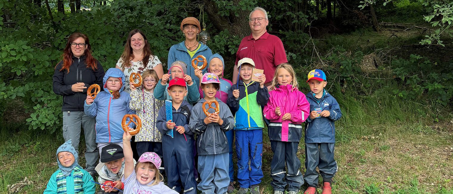 Die Kinder des Wald- und Wiesenkindergartens Geiersthal waren mit Engagement beim Kita-Wettbewerb des Handwerks mit dabei.