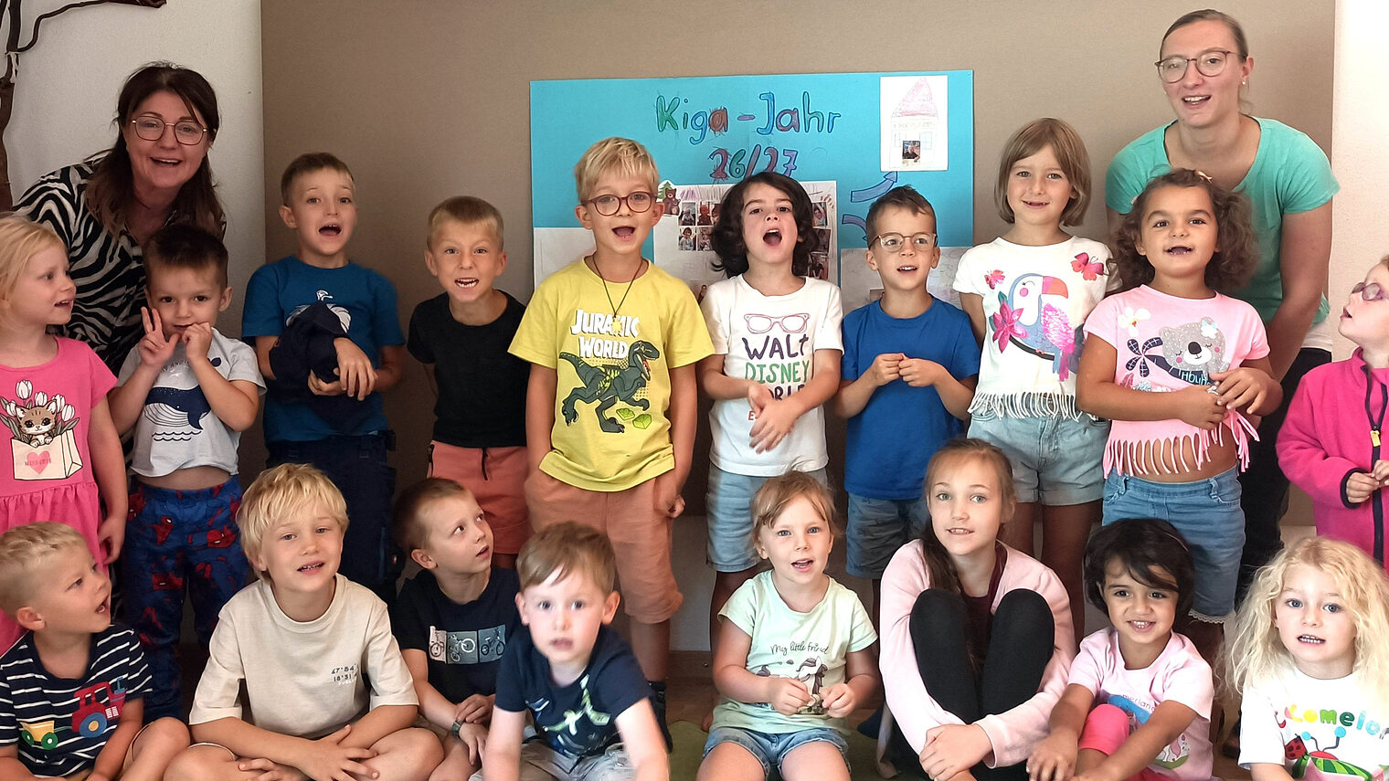 Die Kinder der Kindertagesstätte Gangkofen freuten sich über den Besuch.