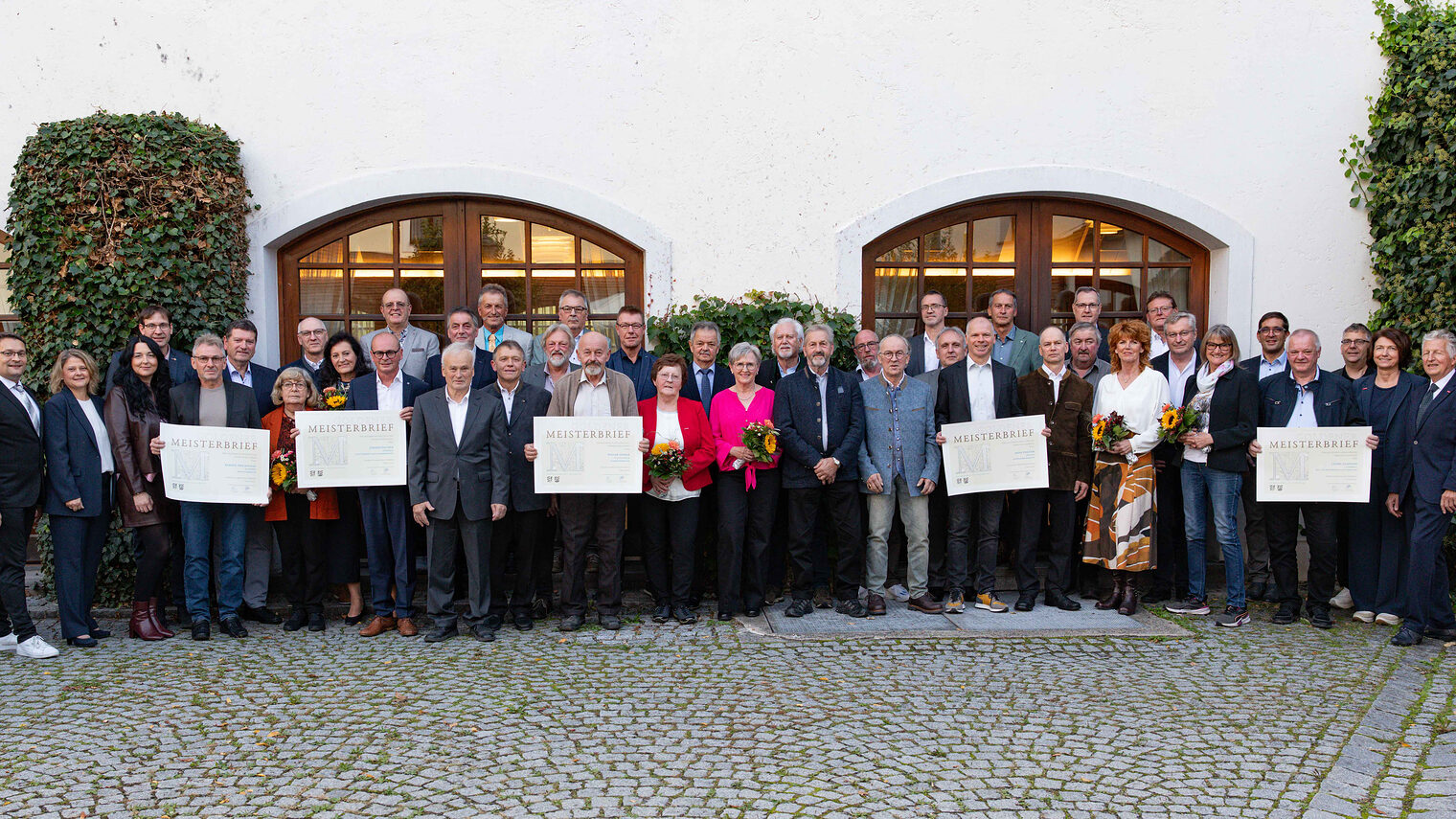 In Bad Kötzting ehrte die Handwerkskammer ihre „Goldenen“ Meisterinnen und Meister. 