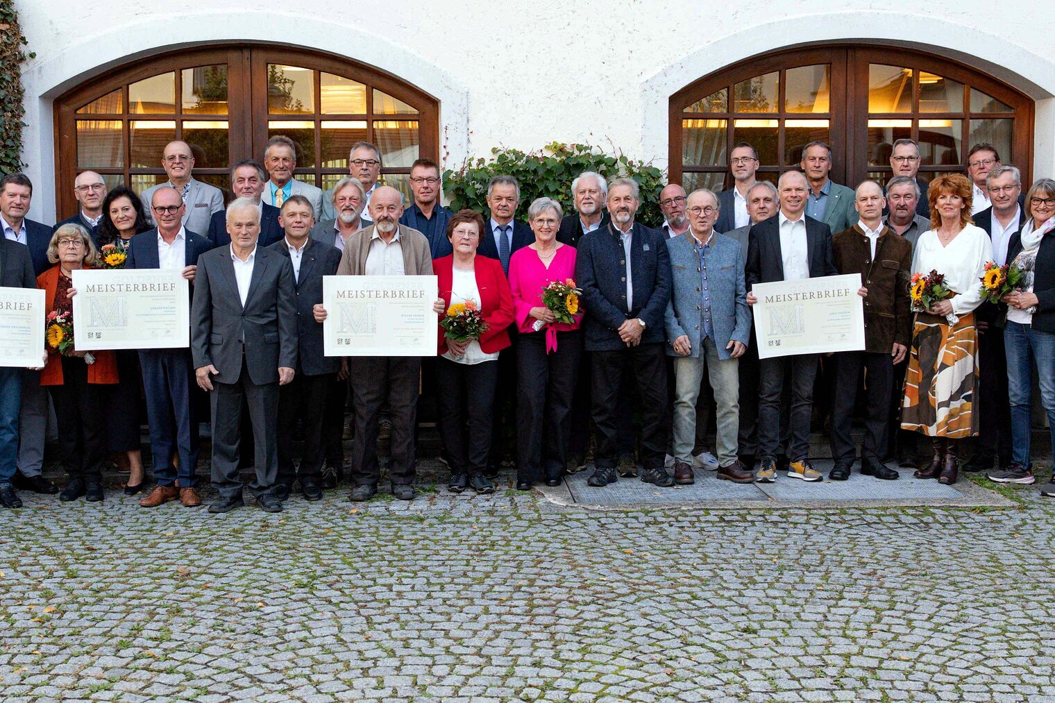 In Bad Kötzting ehrte die Handwerkskammer ihre „Goldenen“ Meisterinnen und Meister. 